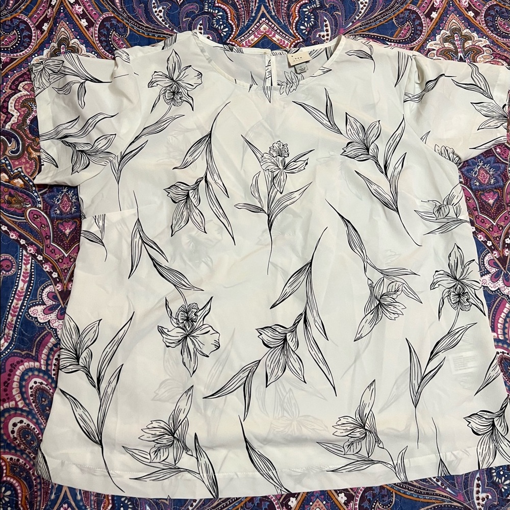 A New Day floral designed blouse size L
